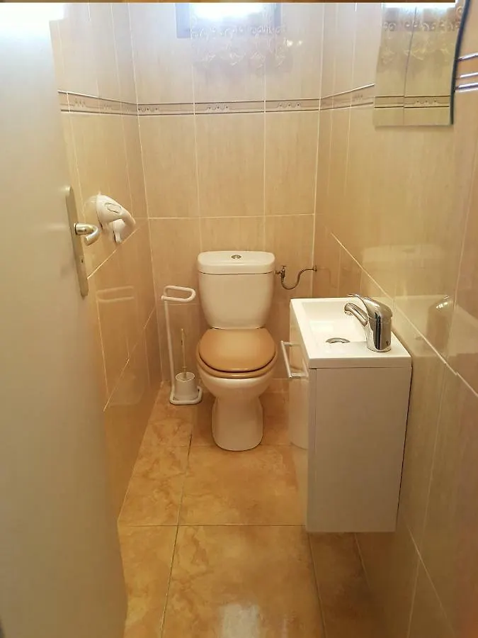Au Bons Repos Apartment Estavar